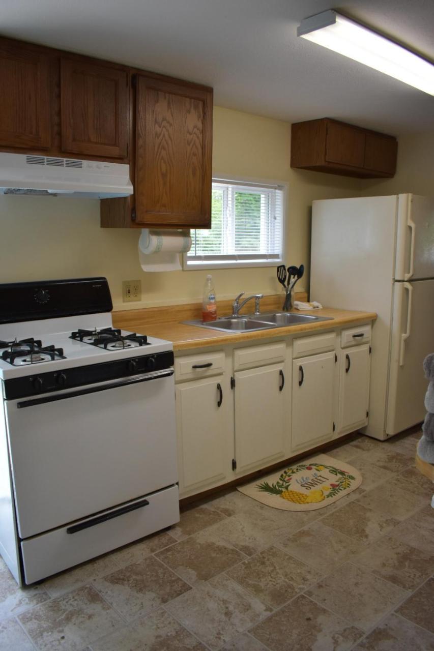 Cozy 2 Bedroom House Adrian Экстерьер фото